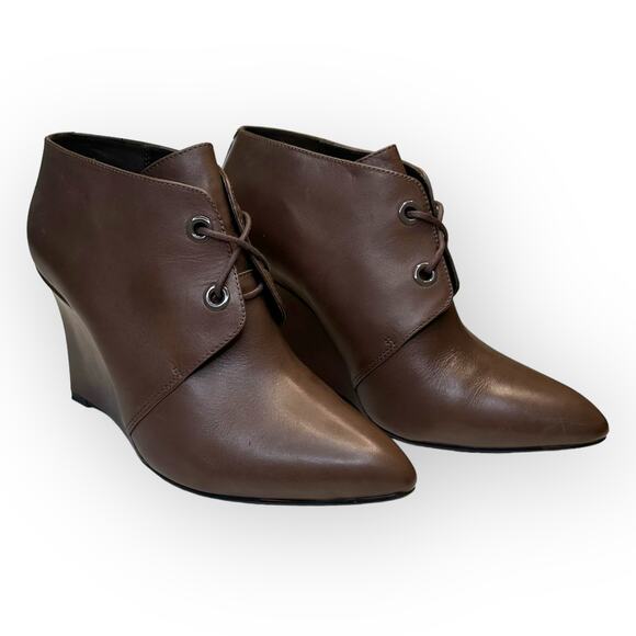 Clarks Women's Kelbrook Azizi Lace-Up Leather Ankle Boot 9M Taupe brown Leather - Picture 1 of 12